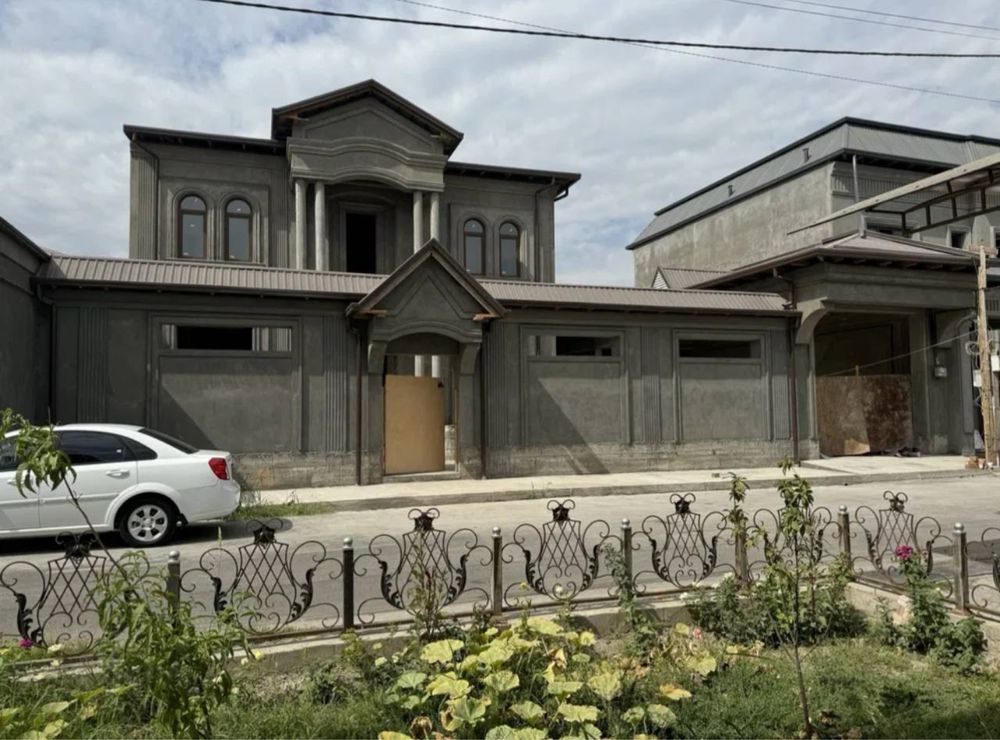 Срочная продажа 4.5 сотки нового дома на улице Амира Темура.