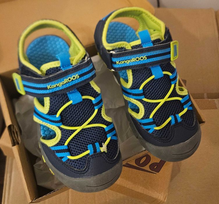 Боти за момче и сандали, номер 29