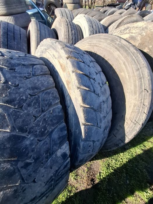 Vand 1 sau 2 anvelope 315 80 22.5 tracțiune bune