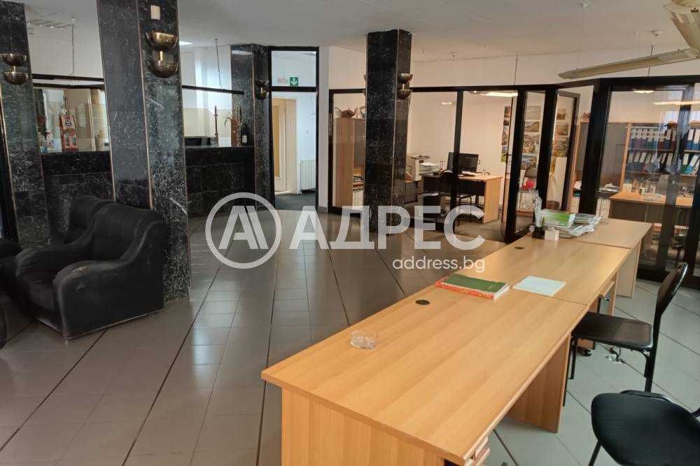 Eмблематичен офис в центъра на гр. Разград!