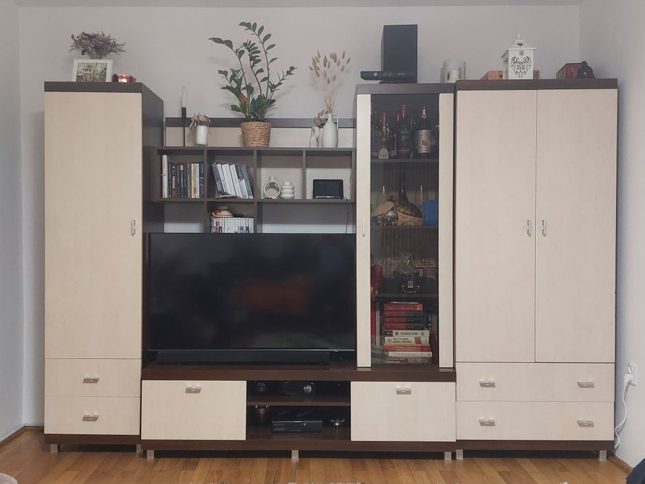 Vând mobilă sufragerie