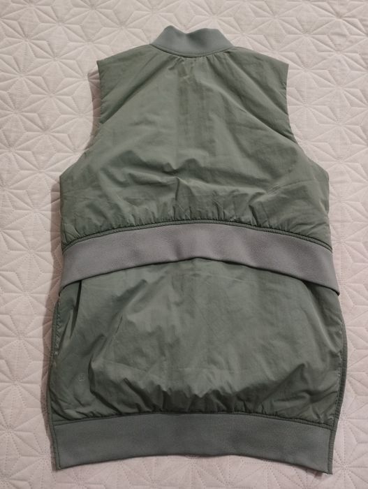 Vesta dama Lululemon primaloft polyester măr 2