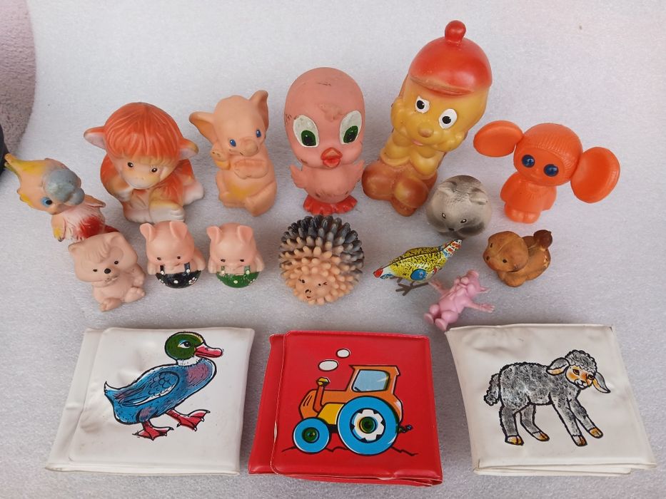 Играчки от Соц-а