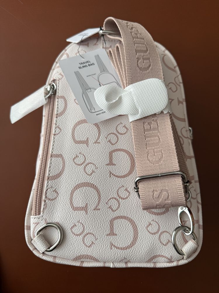 Нова, оригинална раница Guess