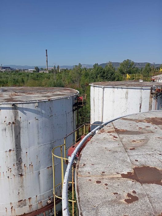 Vindem depozitul industrial de combustibil