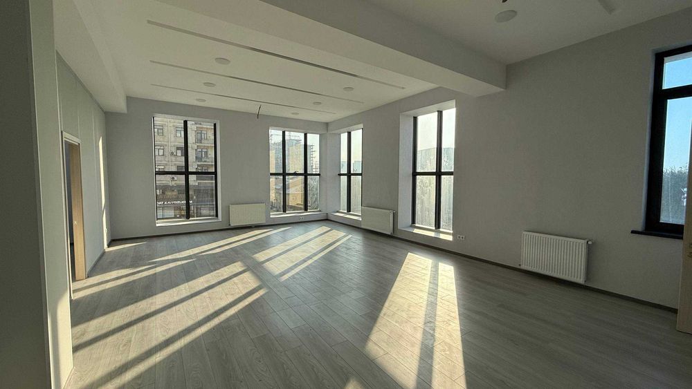 [КМ] Сдам офис 90 м2 в бизнес центре