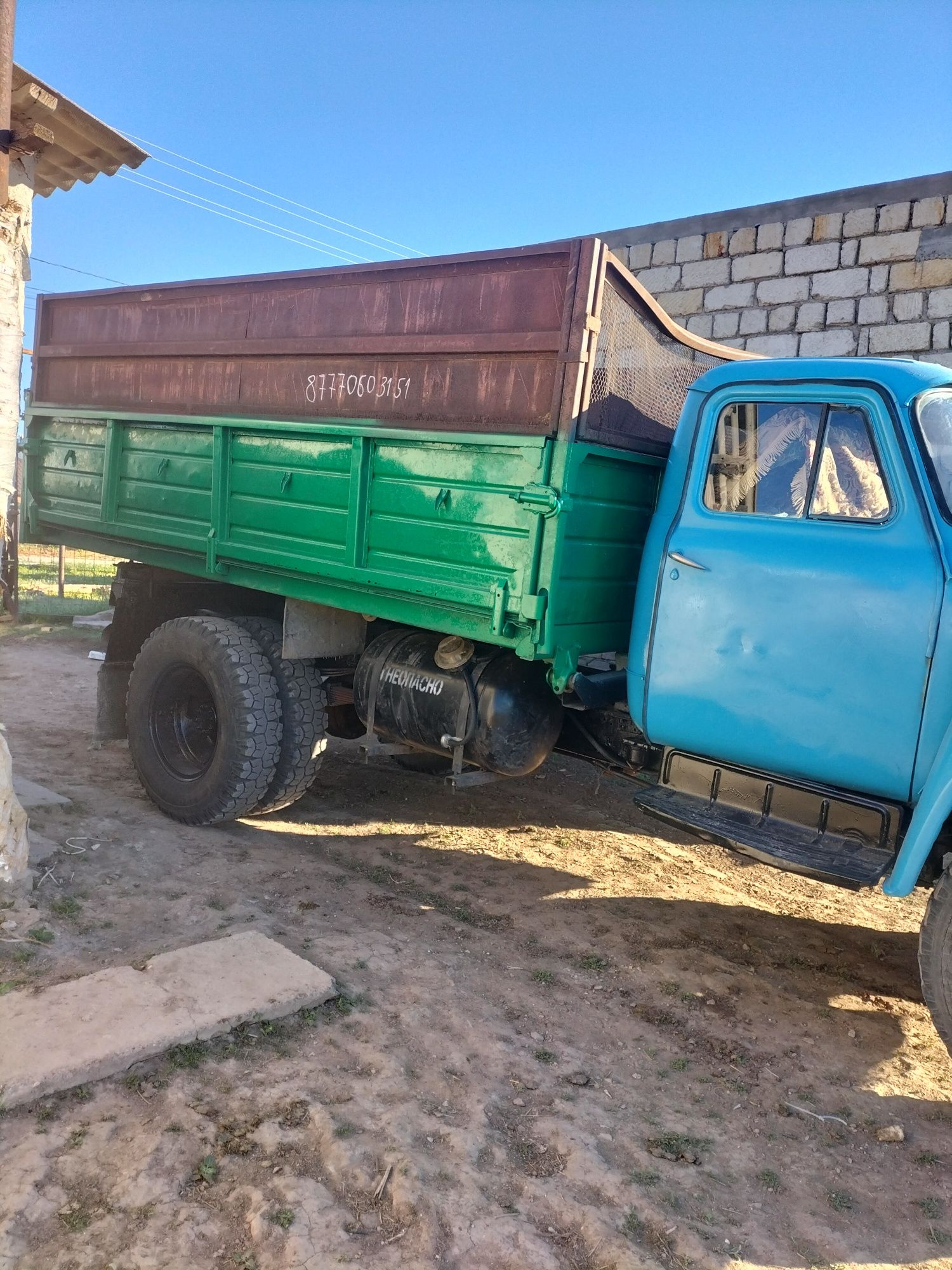 Продаётся газ 53 самосвал