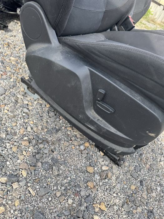 Продавам салон за ford s max