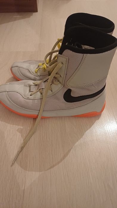 Найк мачомай 2  в хороших состояниех