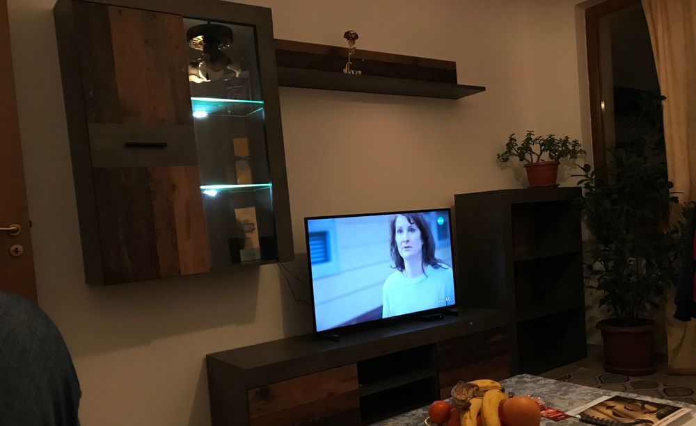 Продавам секция !