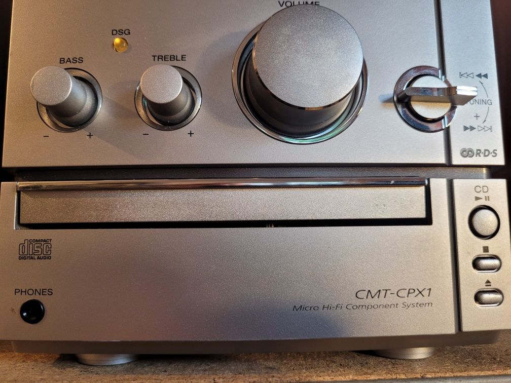 Mini combina Sony CMT CP1