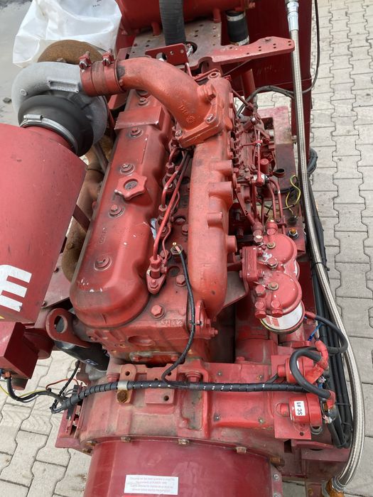 De vanzare pompa de irigati cu motor iveco .