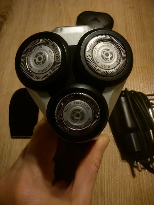 Самобръсначка Philips Agua Touch