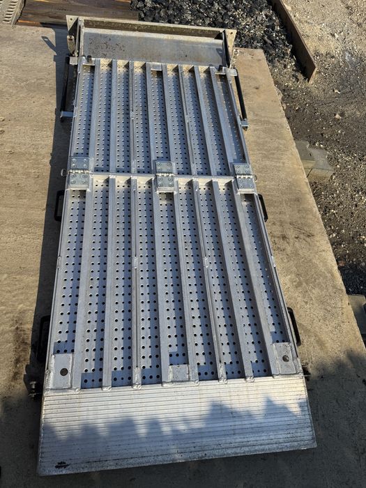 Rampa incarcare marfa duba / persoane cu handicap