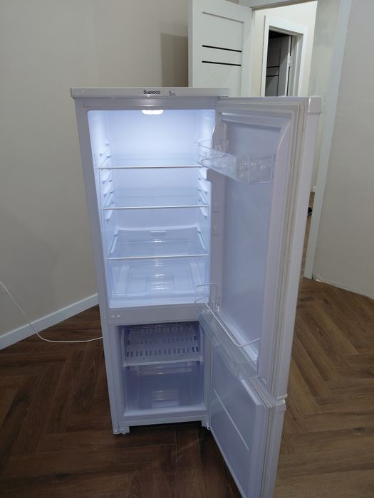 Продам 2х камерный холодильник