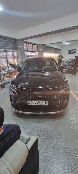 Продаётся кия саренто 2023 год радное краска  7 местный
