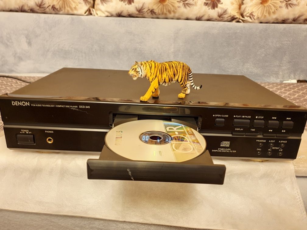 Denon DCD -345. Cd player remarcabil. Date tehnice mari !