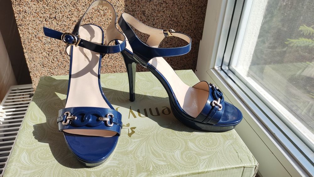 Sandale elegante cu tocuri