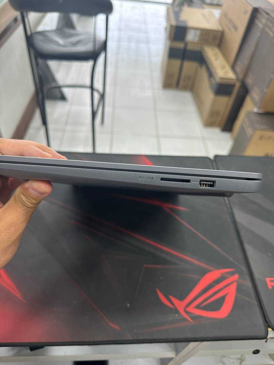 Lenovo IdeaPad Slim 3 /i7-13620h/ddr5-16gb/ssd-512 Silver