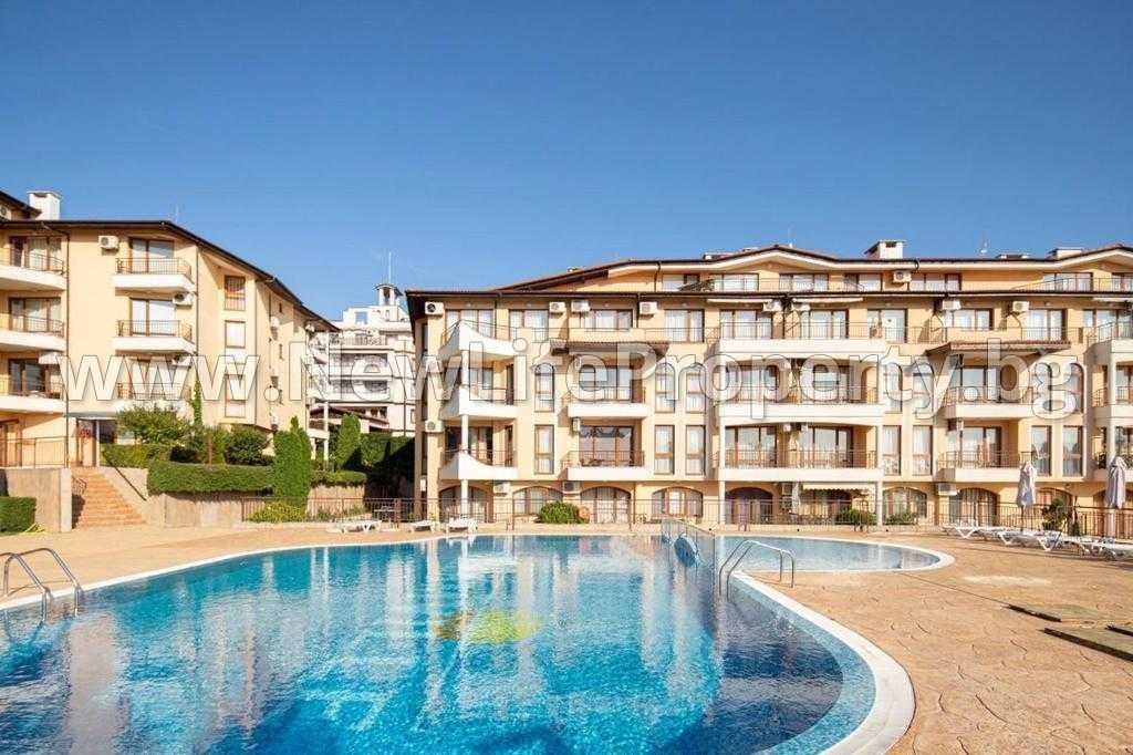 Тристаен пентхаус в комплекс Aqua Dreams, Свети Влас