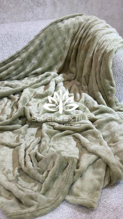 Тёплые пледы плюшевые