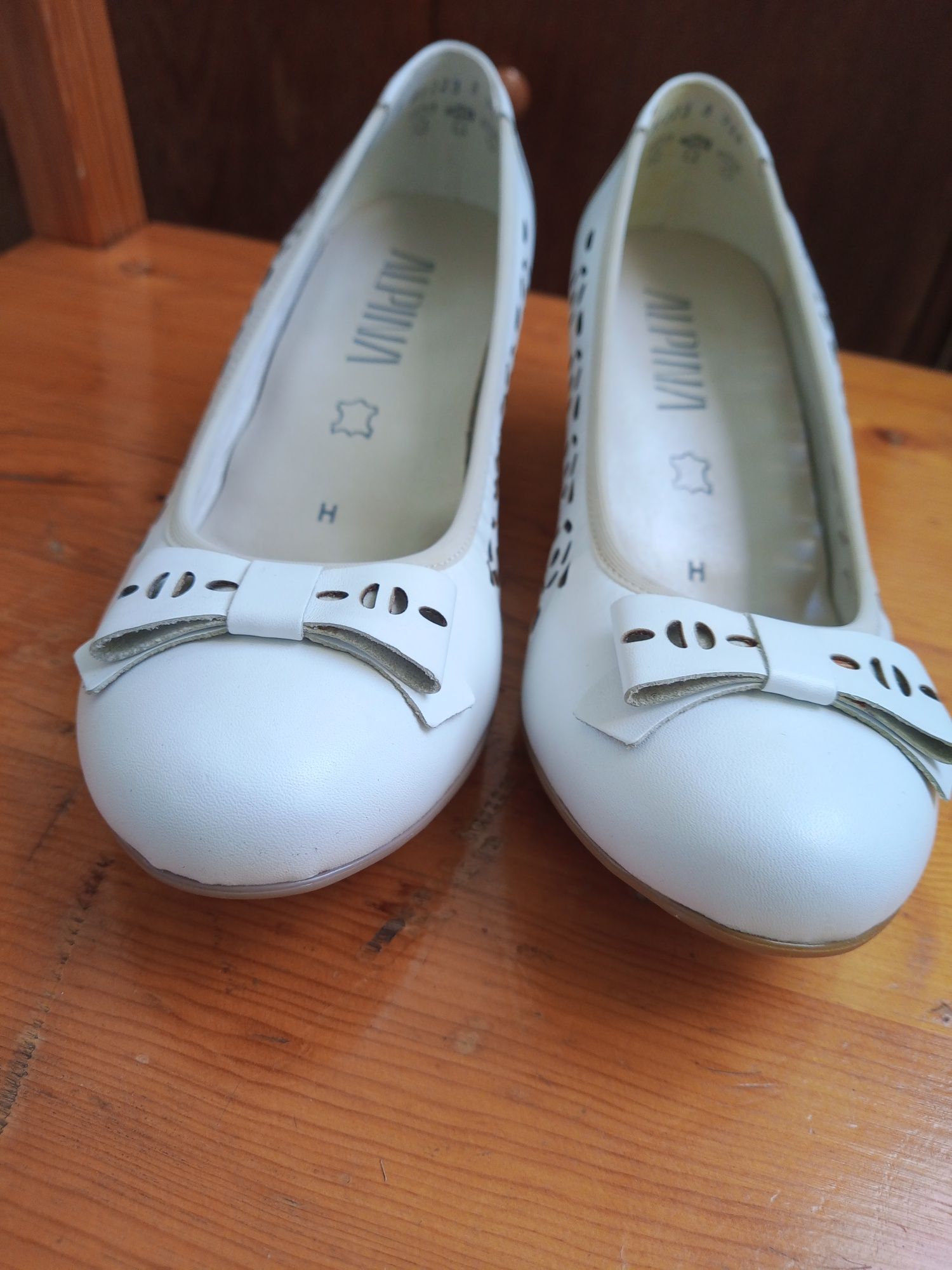 Обувки Alpina. Model Anda H. Size 5