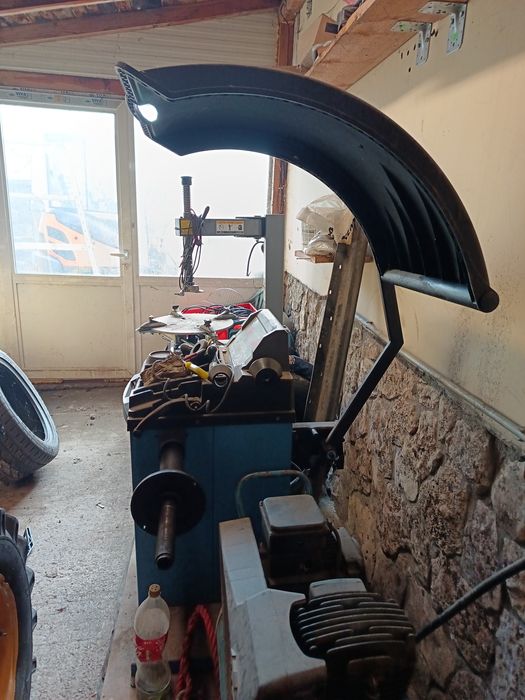 Продавам машини за гуми