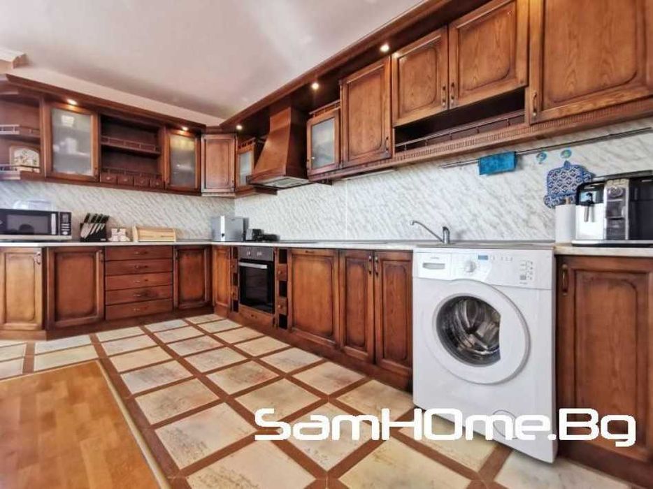 Дава се под наем Тристаен апартамент в Варна, Гръцка махала - 110 кв.м за 900 € - Снимка #2