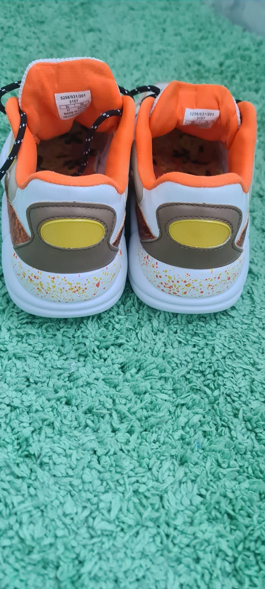 Adidasi Bershka 37