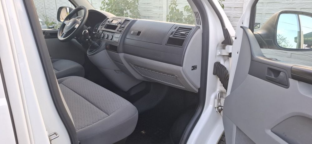 VW T5 Transporter 2013 A/C 2.0 tdi Vivaro Trafic soft close