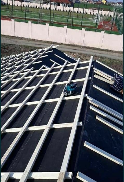 Acoperișuri și reparați de urgența