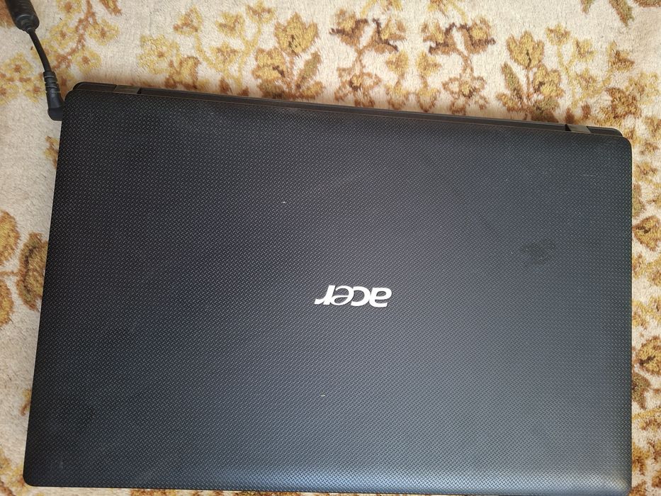 Leptop acer .pentru piese