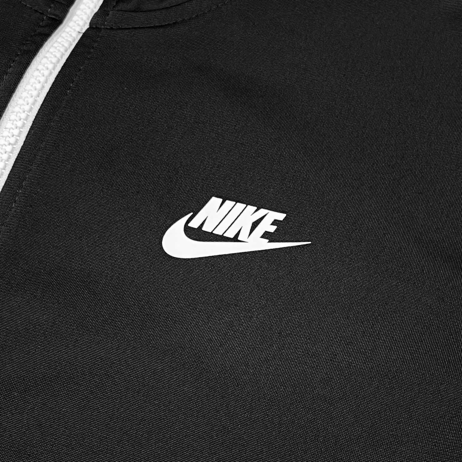 Дамски блузи и горнища Nike