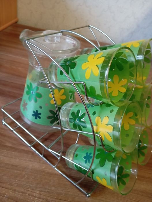 Продам набор кувшин,6 стаканов