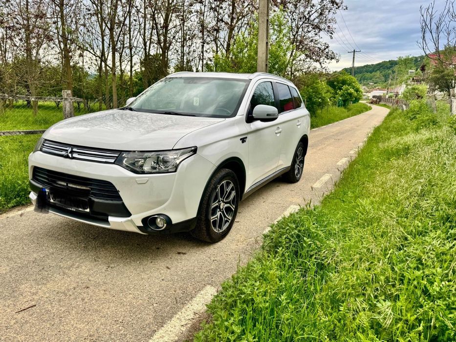 Vand schimb Mitsubishi qutlander plug in hibrid