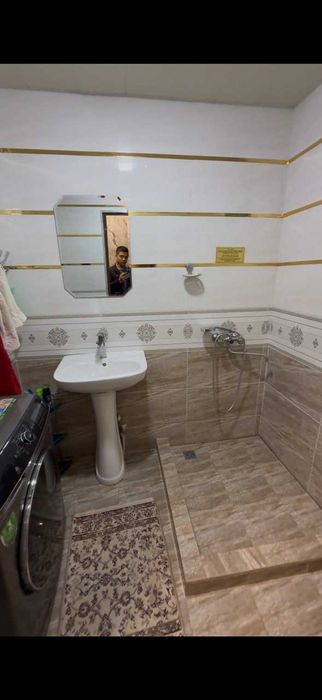 Коракамиш 2 хона 1 этаж евроремонт сотилади