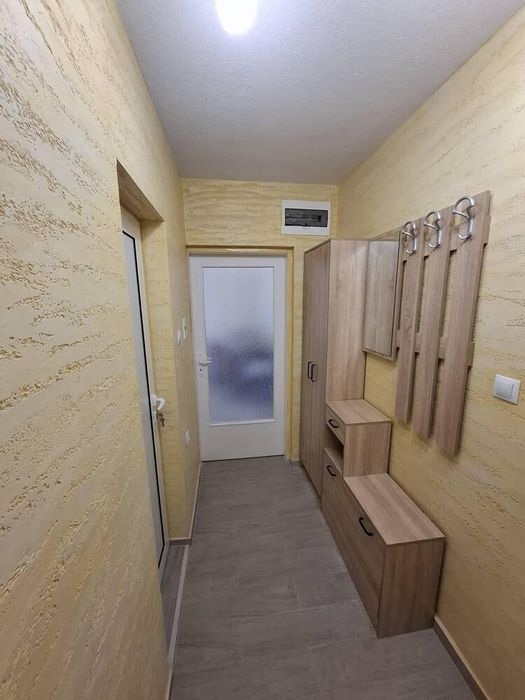 Дава се под наем Двустаен апартамент в Бургас, Братя Миладинови - 40 кв.м за 408 € - Снимка #2