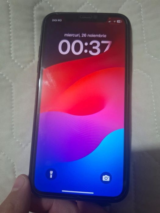 Iphone 11 bleck are folie de protectie pe el