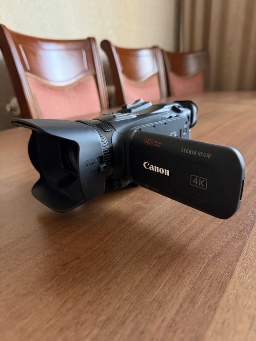 Продам камеру canon legria hf70