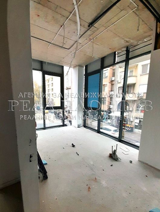Продава се Офис в Пловдив, Кючук Париж - 180 кв.м за 2200 €/кв.м - Снимка #6
