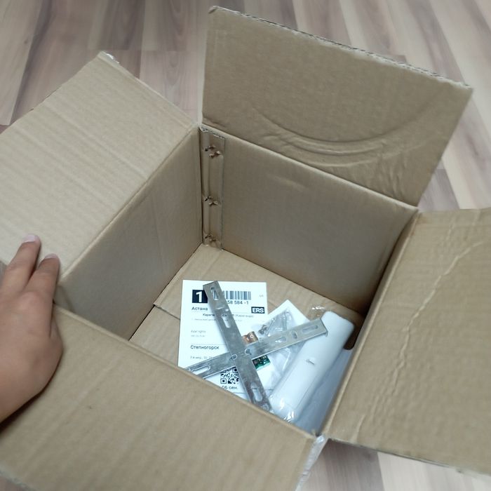 Продам люстру новая