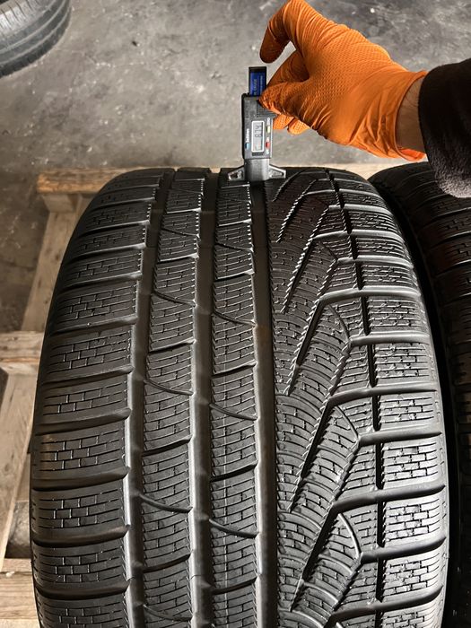 2 anvelope iarna 285/35/19 , Pirelli ,