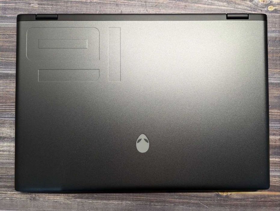 Alienware m16 R2, ultra 9, 4070, 32gb, 1tb