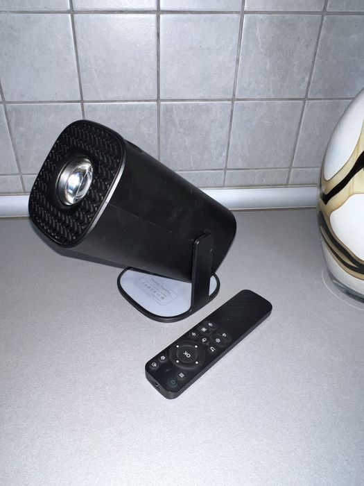 Продам проектор TOMMILI HY320