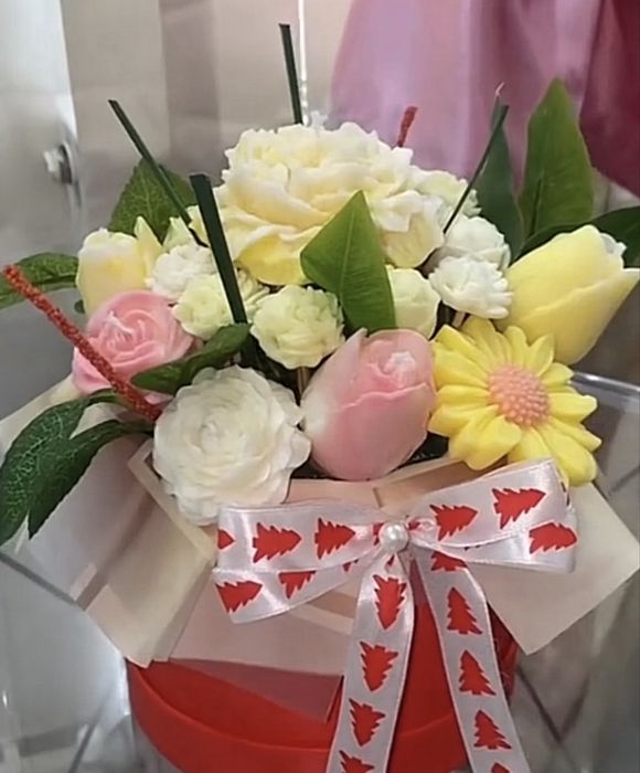 flori de ceară și săpun,