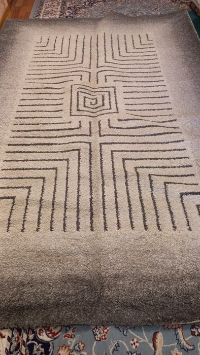 Продам ковёр 2×3