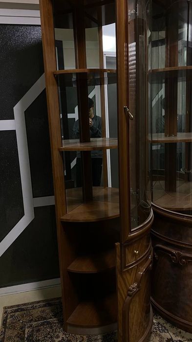 Офисная мебель и для гостинной