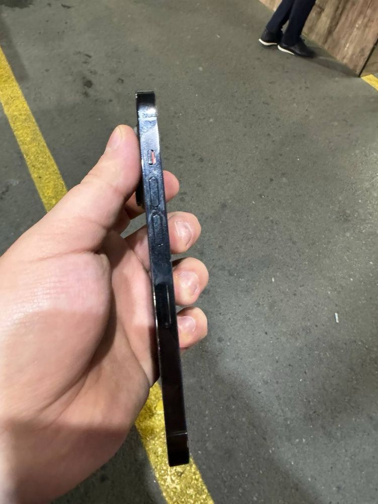Iphone 14 pro 256 gb black.