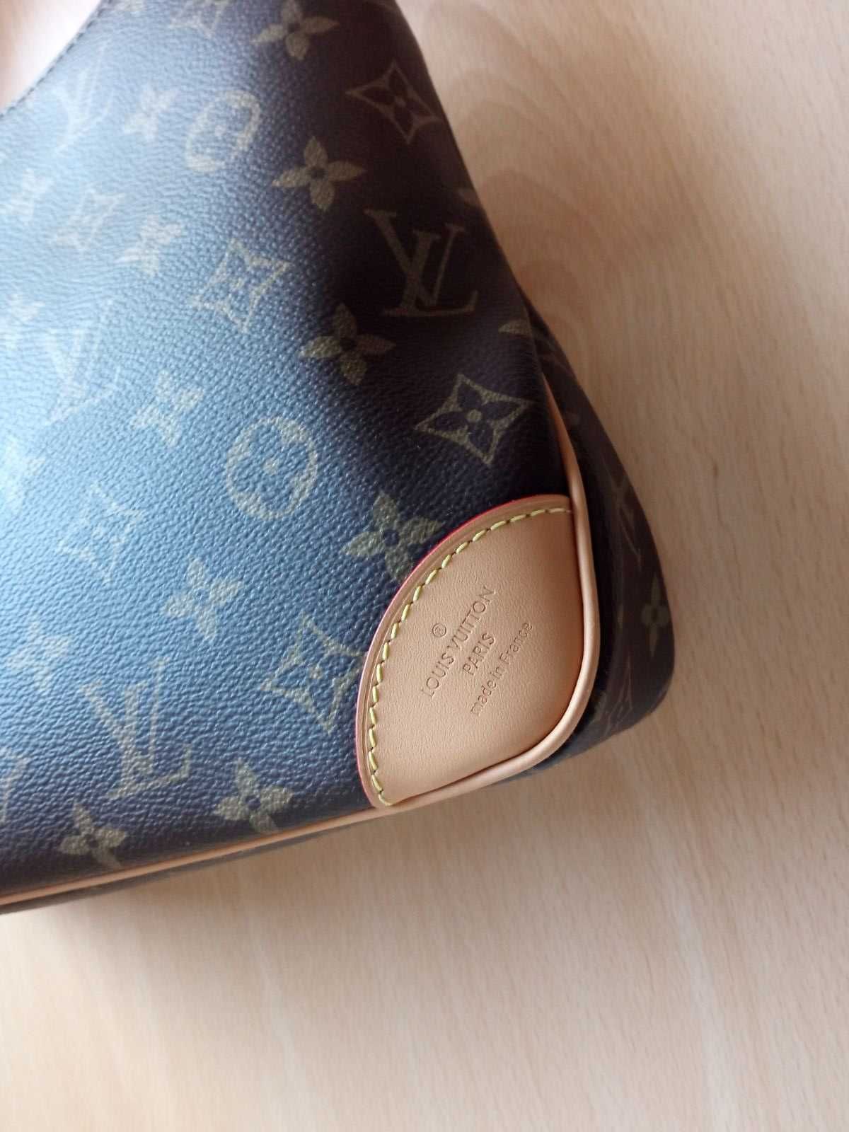 Geantă Monogram elegantă și funcțională Louis Vuitton pentru femei