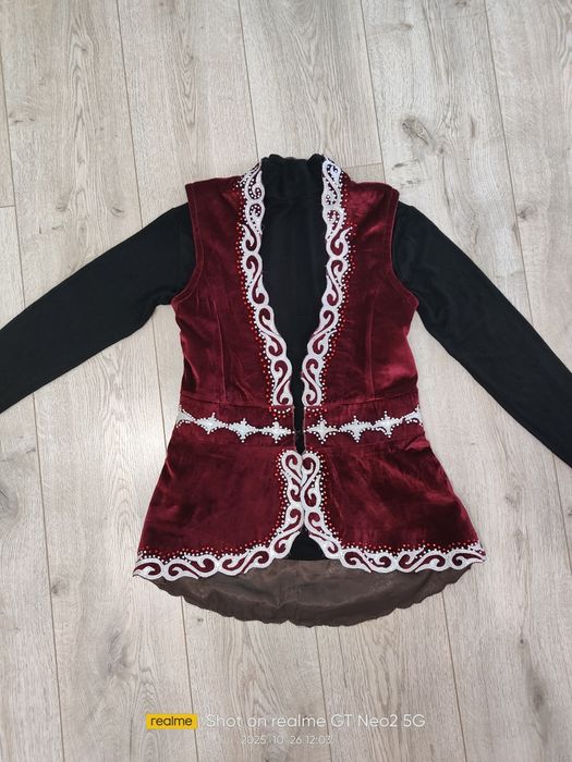 Продам одежду и обувь на девочку подростка